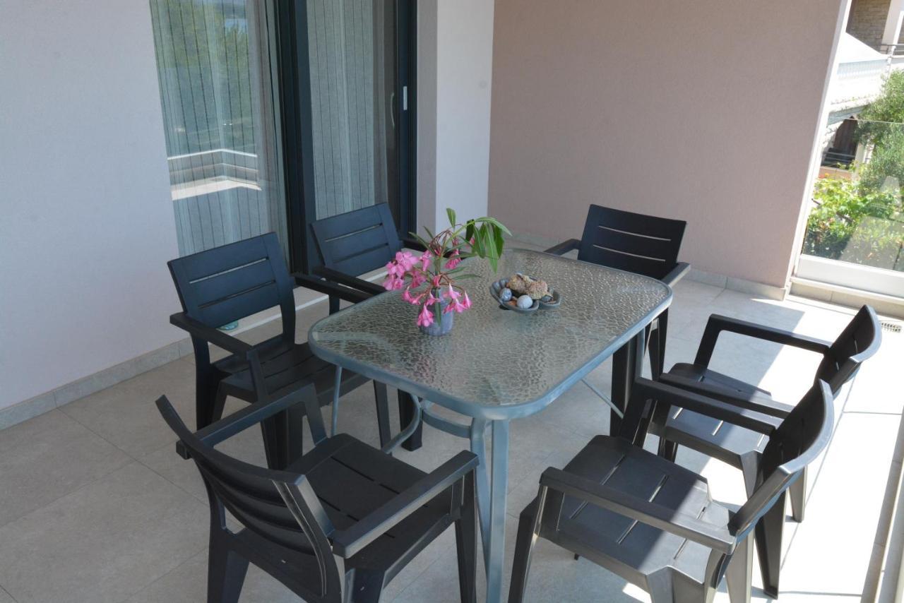 Apartmán Sole Turanj Exteriér fotografie
